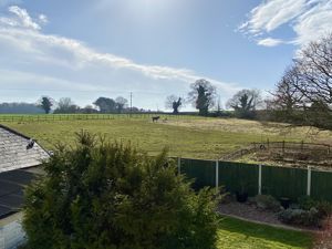 Views to the rear- click for photo gallery